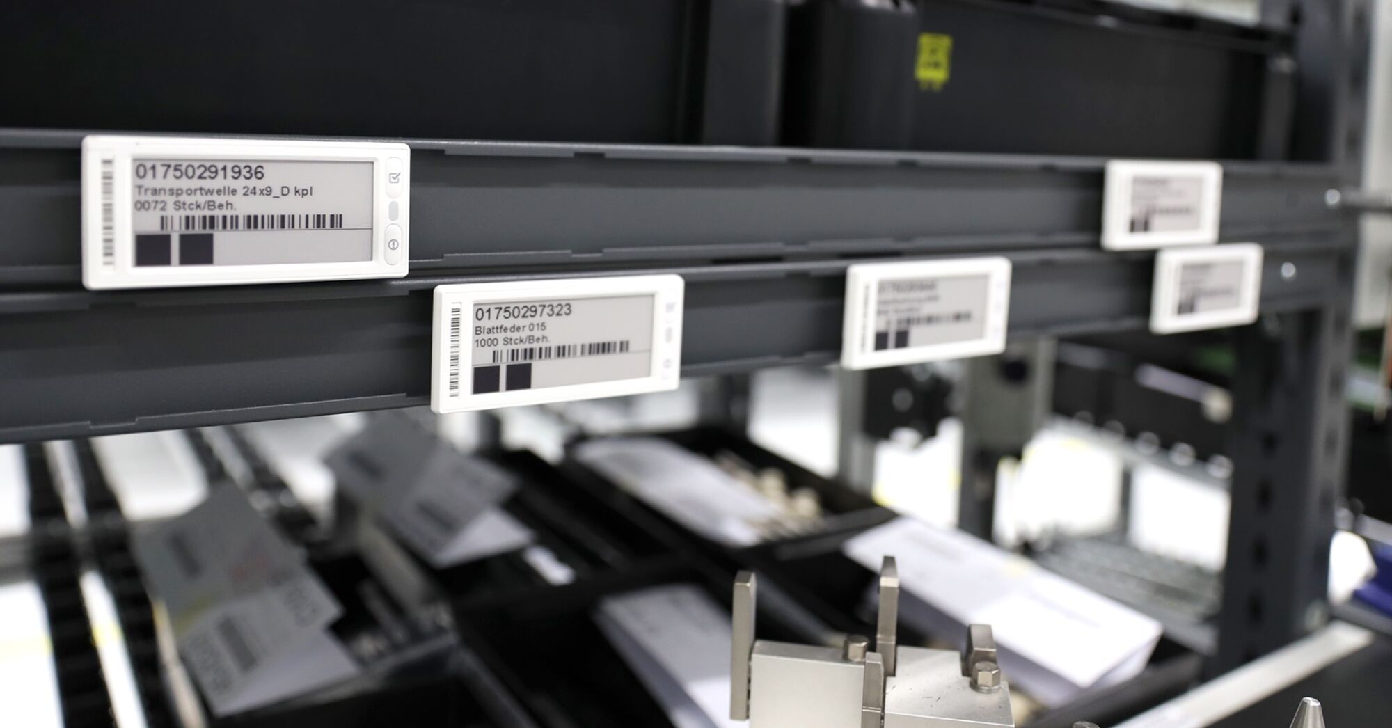 How do electronic shelf labels work
