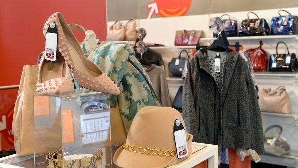SOLUM Electronic Shelf Labels for Fashion Stores