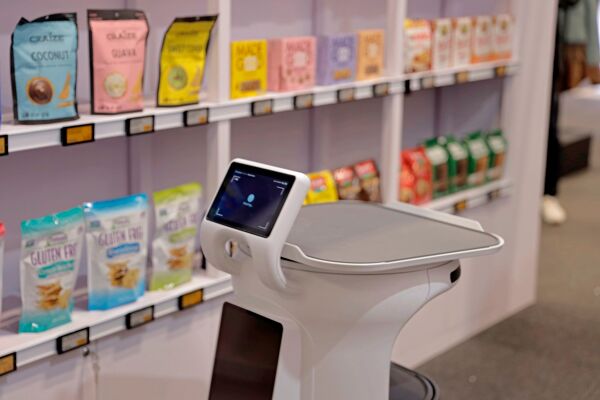 The SOLUM Robot performing retail customer support tasks