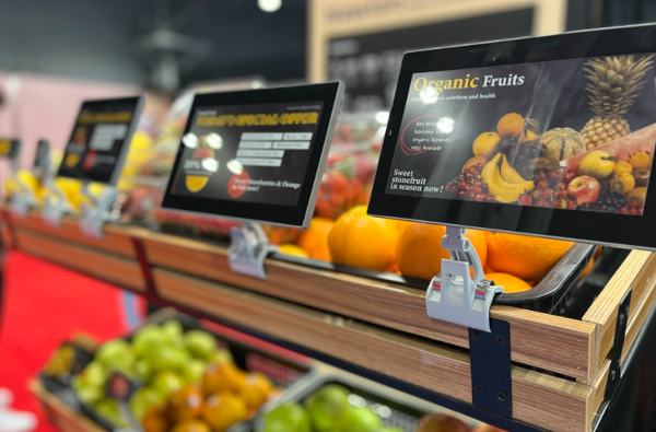 The new Newton 4-Color and 7-Color electronic shelf labels displayed at the SOLUM booth.