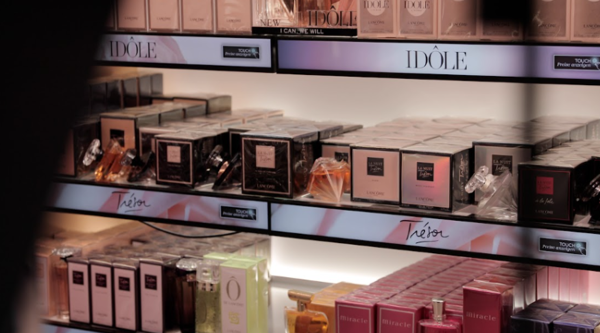 Perfume store using the Solum newton touch labels